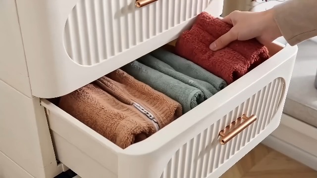 収納チェストタンス 収納 ベージュ 【幅57.5 奥行35 高さ119 CM】 Amazon｜収納チェスト タンス キャスター付 大容量引き出し 収納